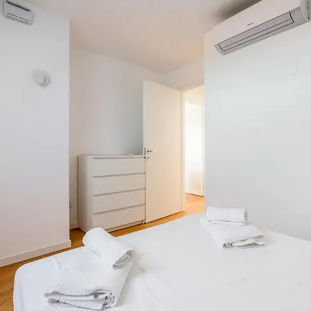Modern Apt With Terrace, Wifi & Ac Milan Exterior photo