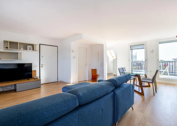 Modern Apt With Terrace, Wifi & Ac