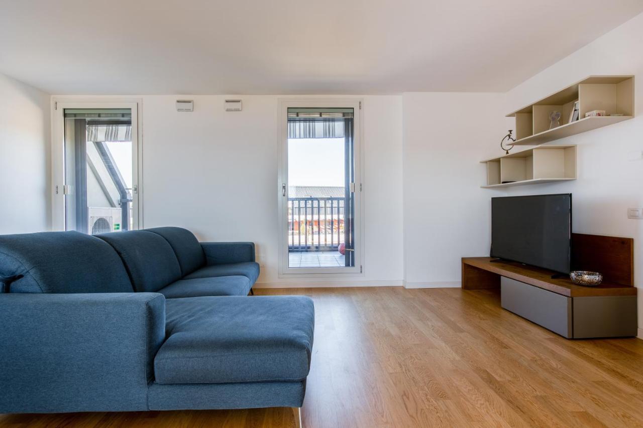 Appartement Modern With Terrace, Wifi & Ac *